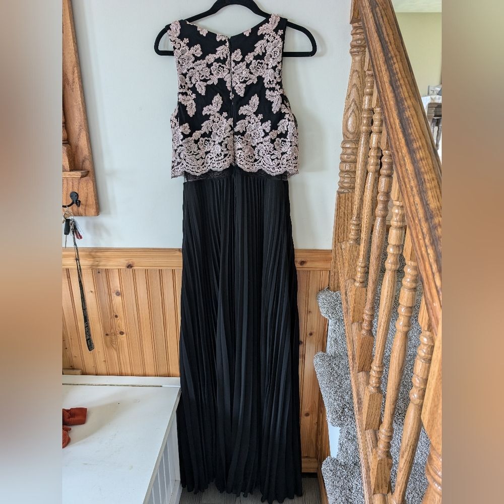 Betsy & Adam Formal Lace‎ Top Pleated Maxi Prom Dress Size 10 - Picture 5 of 7